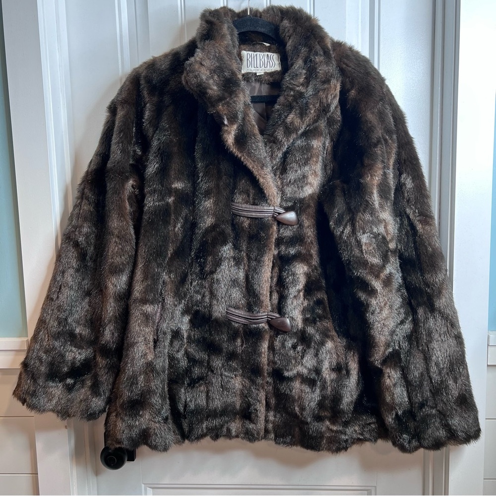 Bill Blass Absolutely Stunning Dark Brown Teddy Jacket. Size Large.